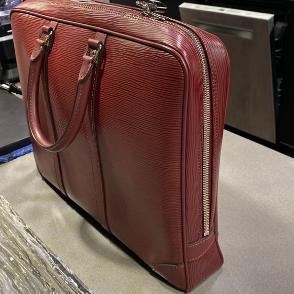 Authentic Louis Vuitton Epi satchel - Picture 6 of 16